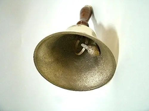 Tischglocke aus Messing unten.webp